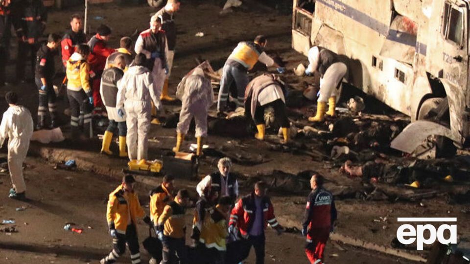 Национальный траур по жертвам двойного теракта объявлен в Турции