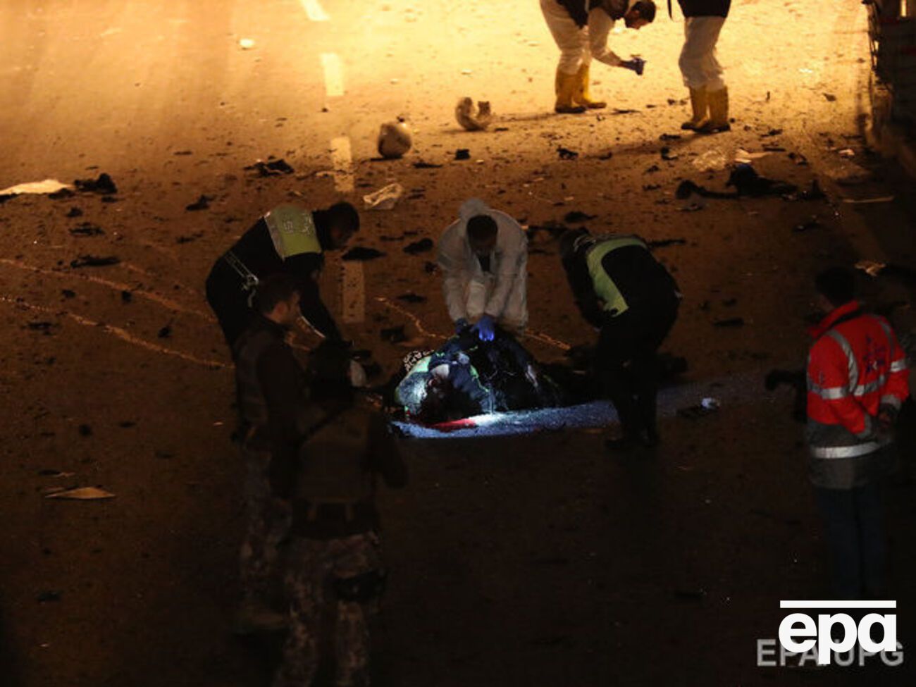 В результате двух взрывов погибли 29 человек