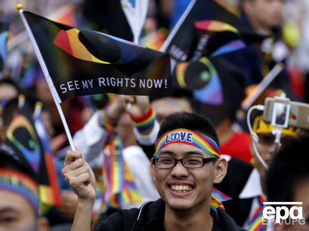 На Тайване прошел многотысячный митинг в поддержку однополых браков