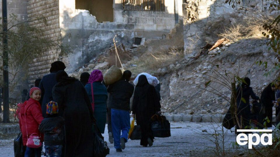 Мирные жители уходят из восточного Алеппо
