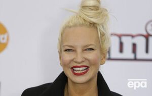 Sia расторгла отношения после двух лет брака