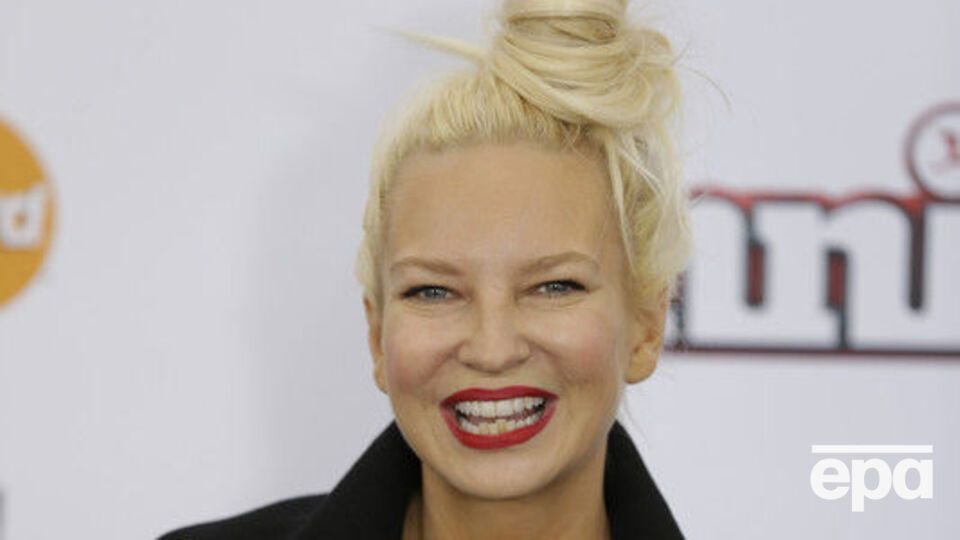 Sia расторгла отношения после двух лет брака