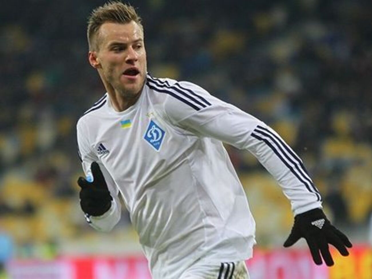 Ярмоленко получил награду на церемонии&nbsp;&nbsp;"Футбольные звезды Украины&nbsp;&ndash; 2016"