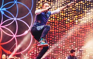Coldplay сняли видео на песню из альбома A Head Full Of Dreams
