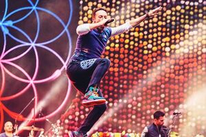 Coldplay сняли видео на песню из альбома A Head Full Of Dreams