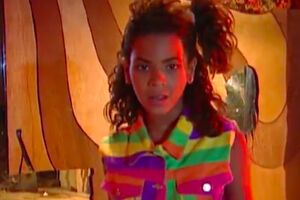 Видео записывали в 1992 году, когда Бейонсе пела в группе Girl`s Tyme