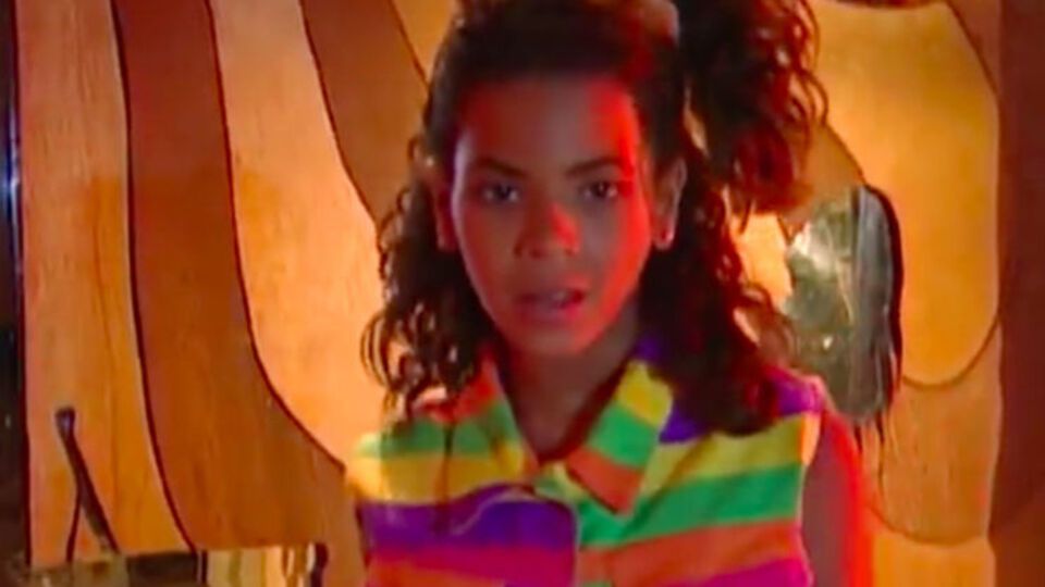 Видео записывали в 1992 году, когда Бейонсе пела в группе Girl`s Tyme