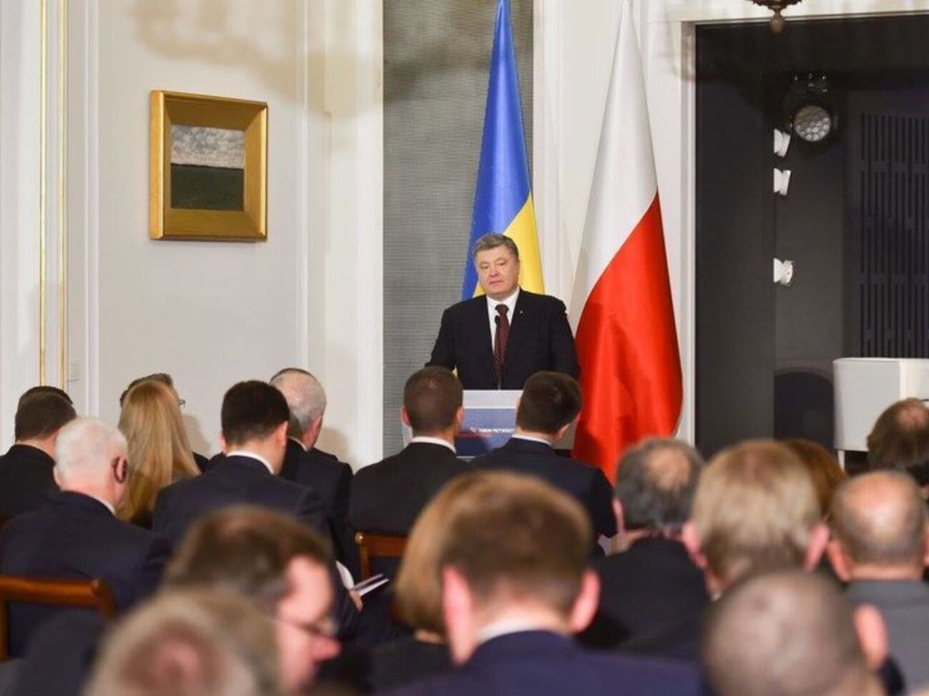 Порошенко: Многое еще предстоит сделать. И это еще одна причина для того, чтобы всем политическим силам засучить рукава для совместной работы