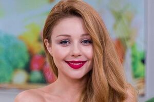 Тина Кароль примерила наряд в духе Потапа