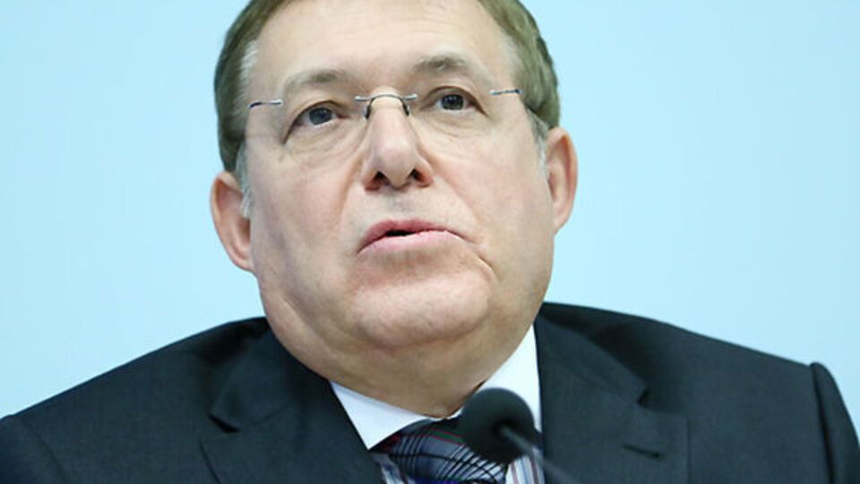 Сергей Кичигин издает газету "2000" с 1999 года