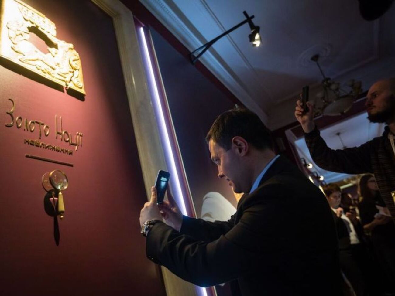 Порошенко заявил: решение суда Амстердама доказывает, что Крым &ndash; это Украина