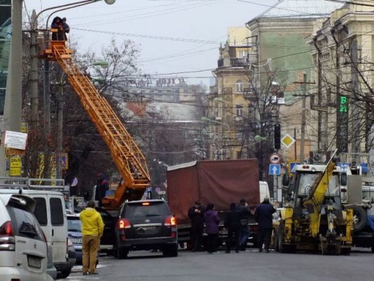 В Днепре экскаватор с неисправными тормозами стал причиной масштабного ДТП
