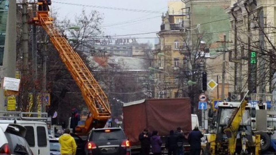 В Днепре экскаватор с неисправными тормозами стал причиной масштабного ДТП