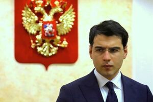 След политических заказов ведет к главному советнику управления президента РФ по делам СНГ Иналу Ардзинба