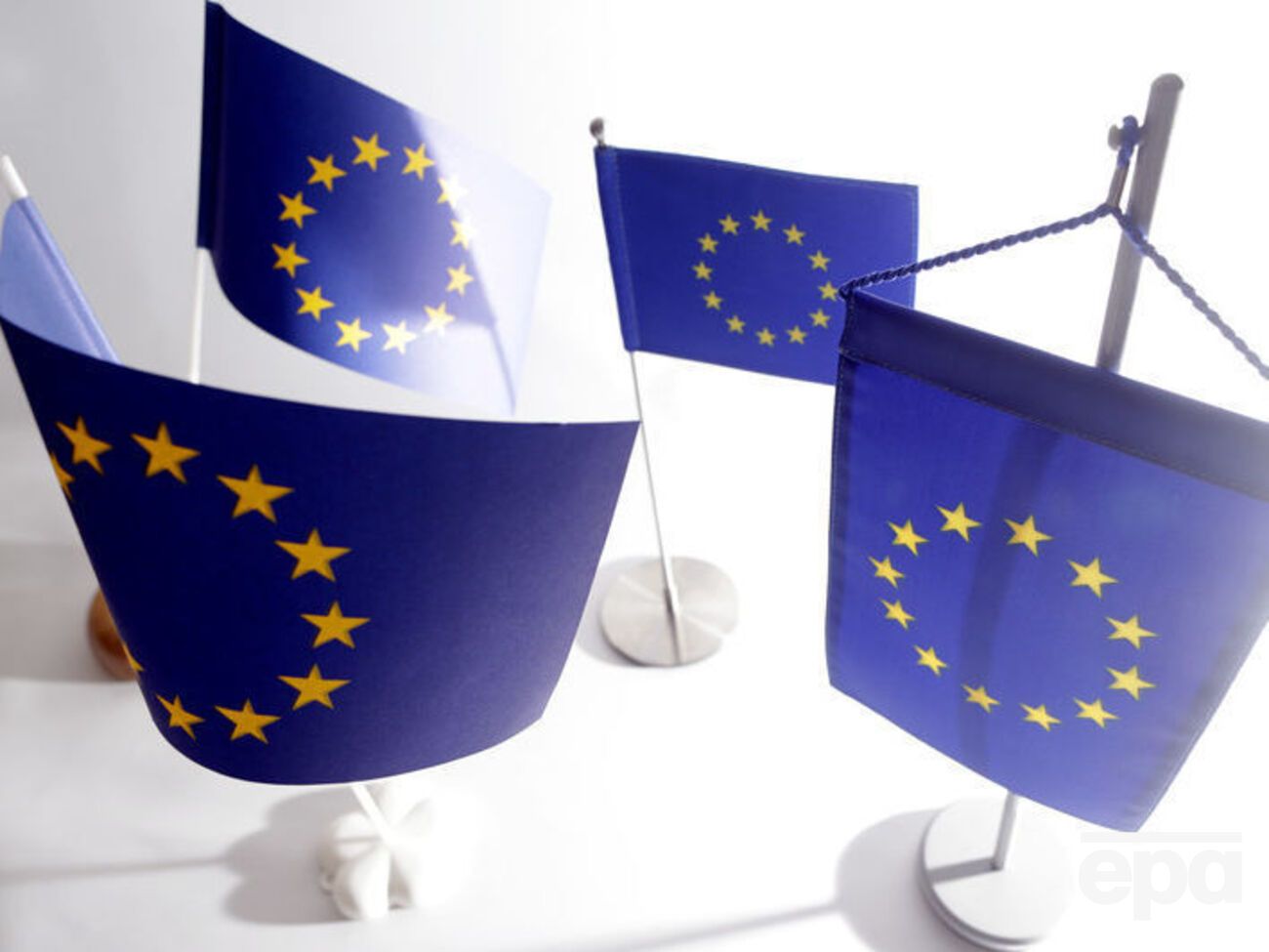 ЕС снова откладывает предоставление Украине безвизового режима