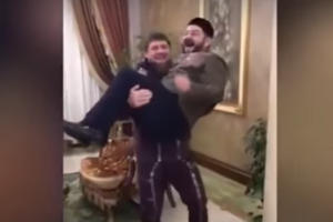 Кадыров носил Галустяна на руках
