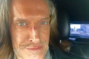 Джигурда признался, что проводит ведические мистерии со своим родовым кинжалом: под мистическую музыку шаманит и вводит себя в транс, изображая бога Велеса