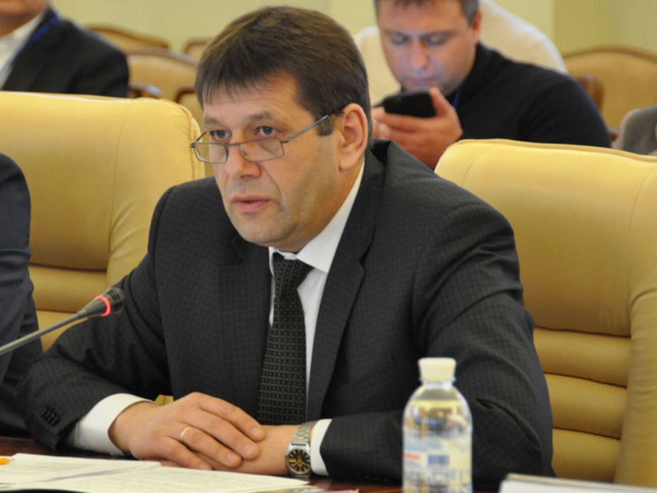 По словам Кистиона, Кабмин взял на себя обязательство привести украинские дороги к нормальному техническому состоянию