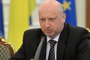 Турчинов: Экономлю много: не пью, не курю, вредных привычек не имею, даже на услуги парикмахеров денег не трачу