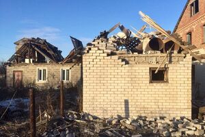 Последствия обстрела поселка Водяное боевиками