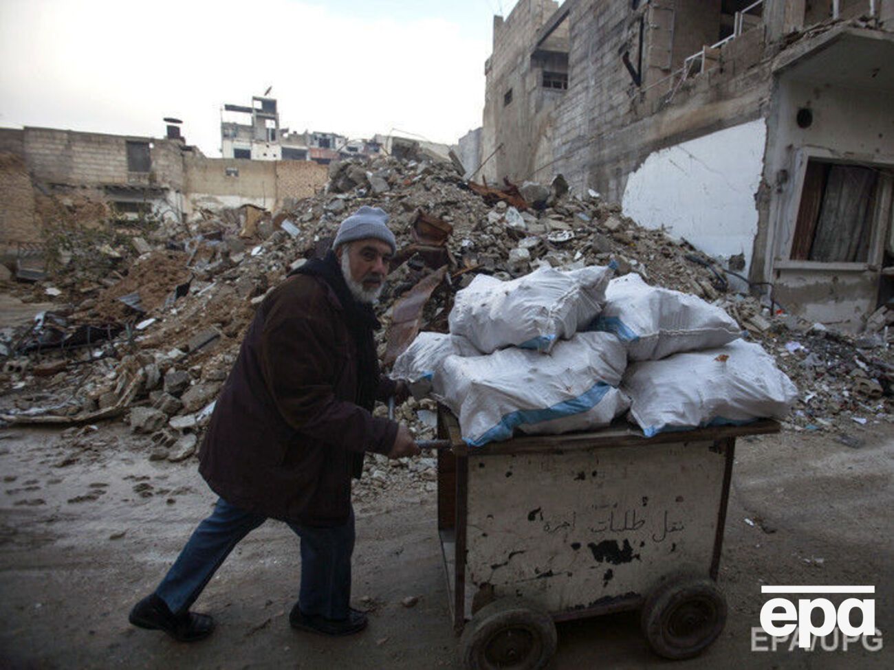 Тысячи сирийских жителей ожидают эвакуации
