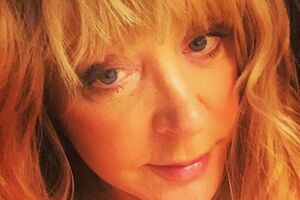 Пугачева вышла в свет в мини