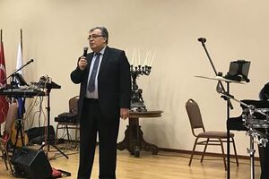 Вечером 19 декабря неизвестный выстрелил в посла РФ в Турции