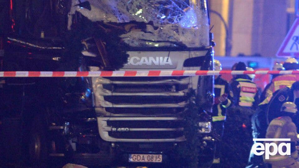 Грузовик врезался в толпу в Берлине