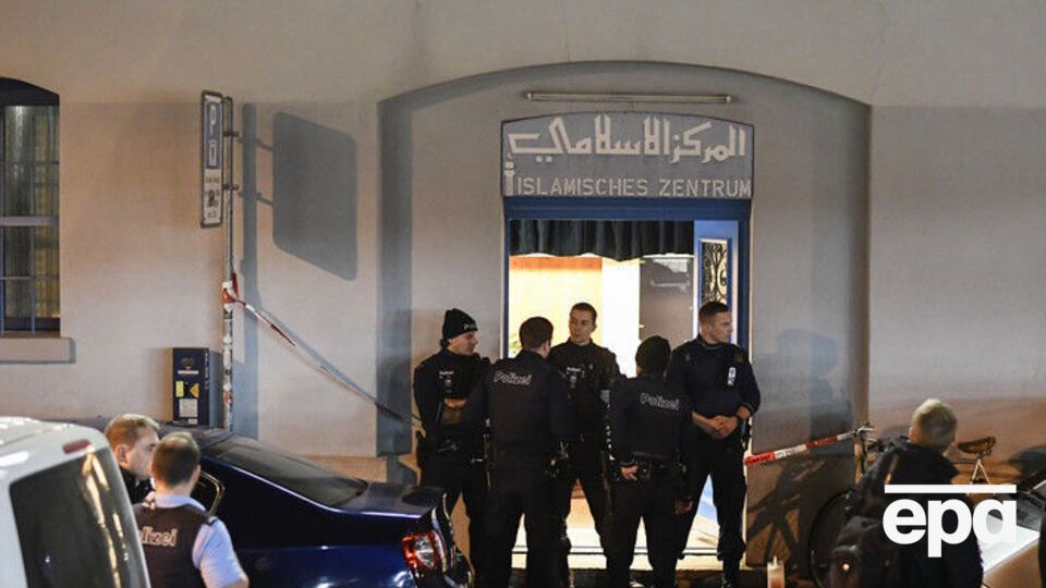 Ранены трое мусульман, пришедших на молитву