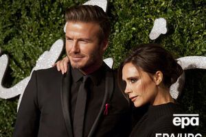 Виктория Бекхэм: Большая честь с мужем и друзьями поддержать Всемирный день борьбы со СПИДом в Майами