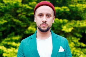 Monatik: Это история о том, как человек из шумной пустоты, изрядно от нее уставший, уверенно отправляется в путь, чтобы найти свое продолжение, свою вечность