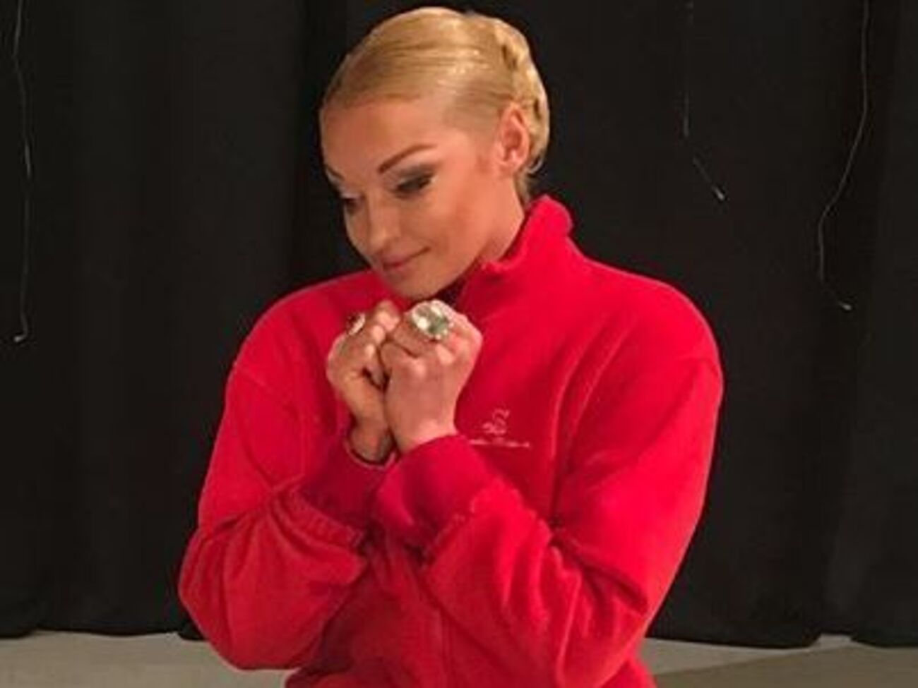 Волочкова: Мои мозоли натруженные на стопах гораздо красивее, чем мозоли на языках злословящих и злорадствующих людей, которым так потрудиться на пуантах и не под силу