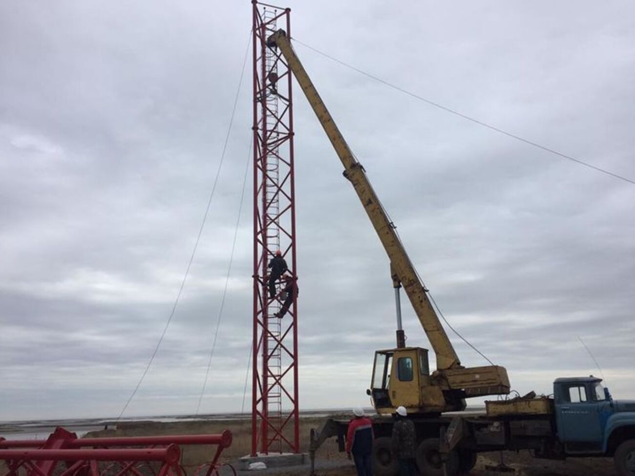 На Чонгаре устанавливают вышку для радиовещания на оккупированный Крым