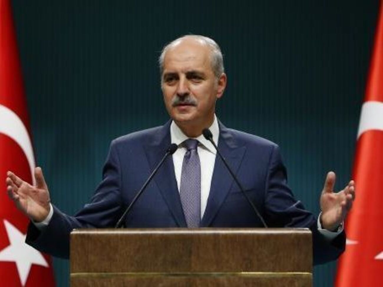 Нуман Куртулмуш&nbsp;осудил атаку на российского посла и выразил соболезнования его семье и российскому народу