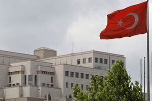 Выдачу виз в дипломатических представительствах перенесли
