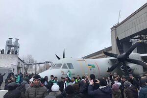 Самолет-демонстратор Ан-132D был разработан и построен за полтора года