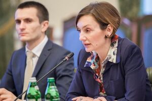 Рожкова отметила, что на данный момент устав "ПриватБанка" проходит госрегистрацию