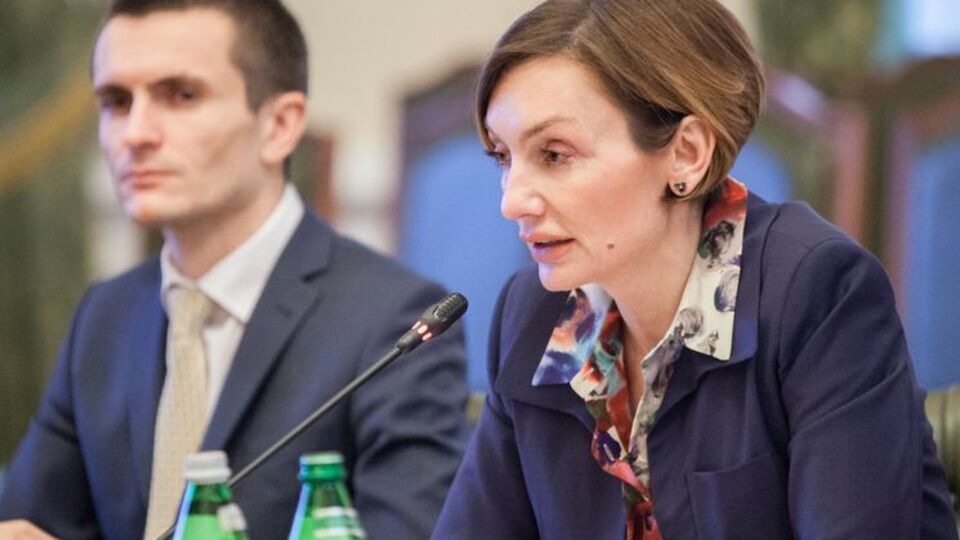 Рожкова отметила, что на данный момент устав "ПриватБанка" проходит госрегистрацию