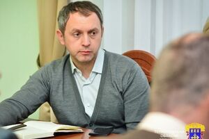 Немчинов является коммерческим директором компании "Алмакс"