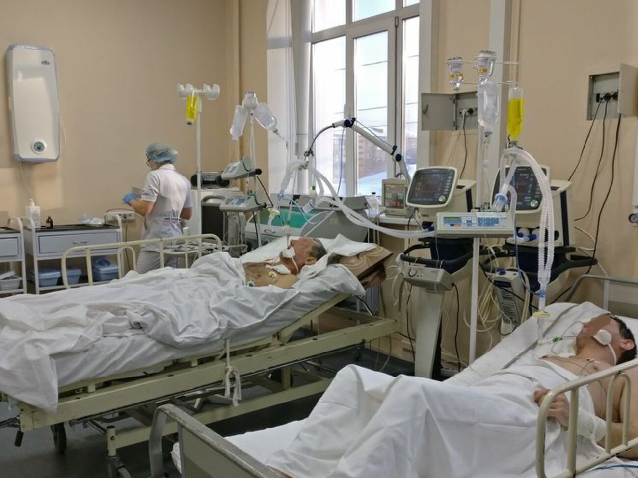 В больницах Иркутска продолжают оставаться 38 человек
