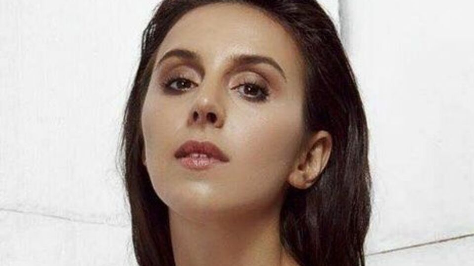 Джамала: Когда думаешь про образ Снегурки, предстает перед глазами златокудрая блондинка с голубыми глазами, но, к вашему удивлению, я часто была в садике и школе Снегурочкой