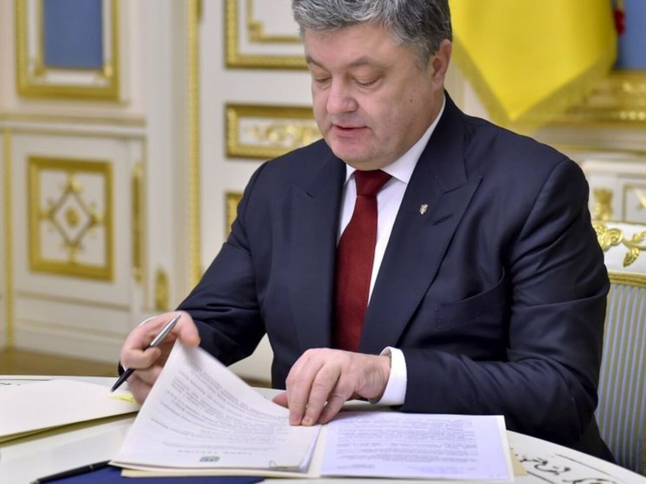 Порошенко подписал указы о кадровых изменениях в дипломатическом корпусе