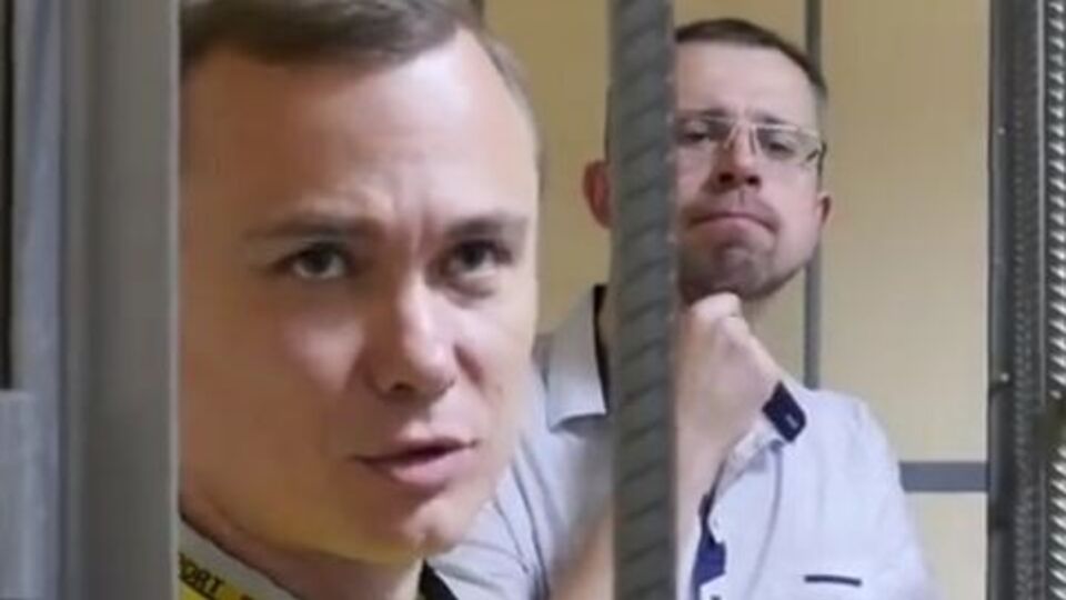 Гапеев и Сухинин во время одного из судебных заседаний