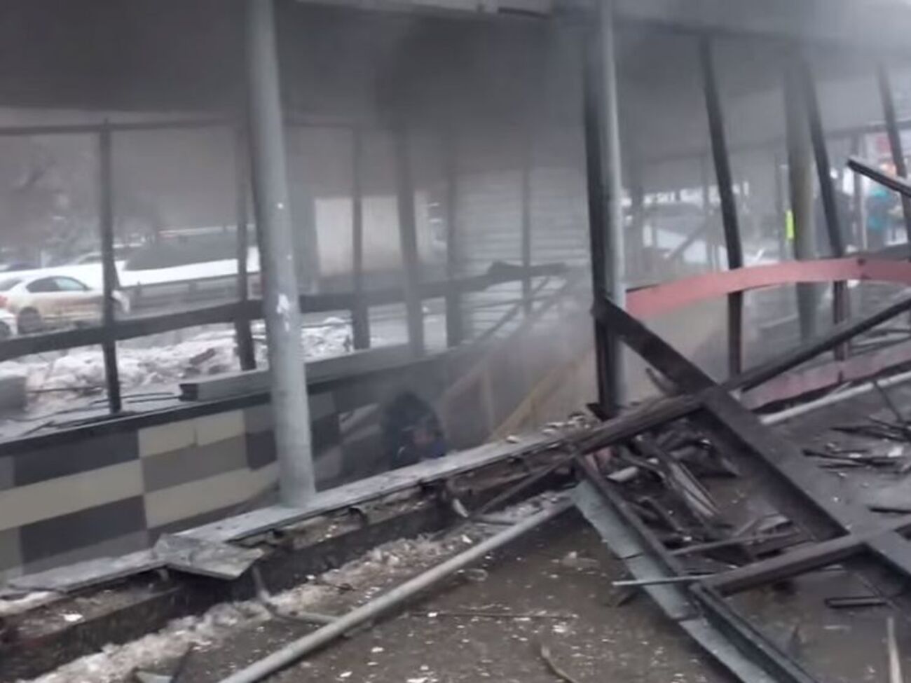 В результате взрыва пострадали четыре человека