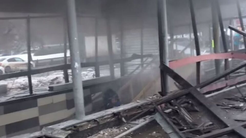В результате взрыва пострадали четыре человека