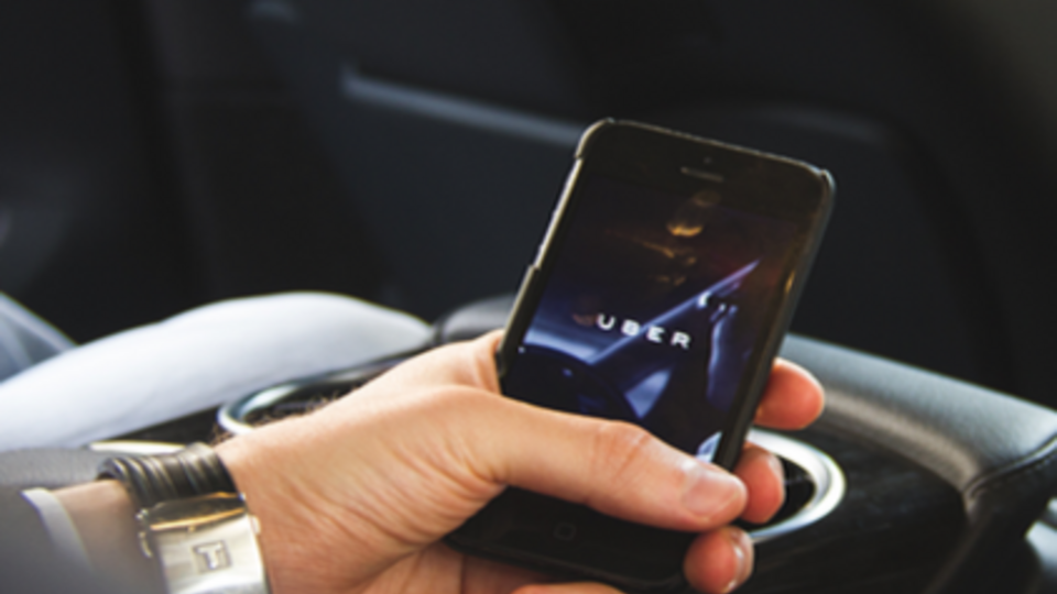 Uber пока приостанавливает испытания беспилотных такси