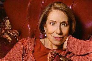 Чурикова поломала руку