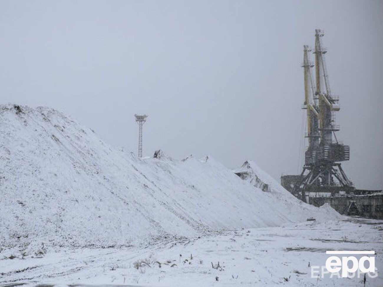 Несмотря на поставки российско-панамского угля, на ТЭС "Центрэнерго" возник дефицит топлива, пишет "ЛІГАБізнесІнформ"