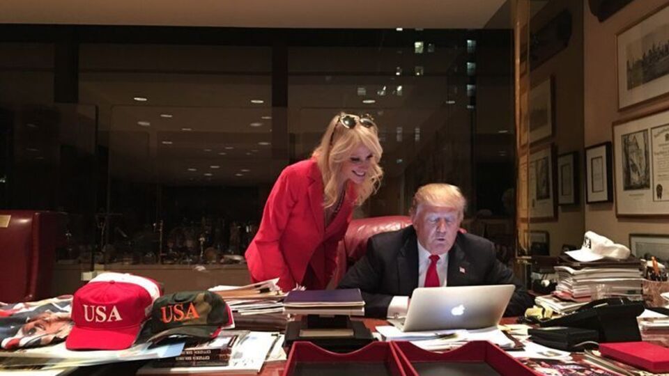 Конуэй сотрудничает с Трампом с тех, пор как он стал кандидатом в президенты