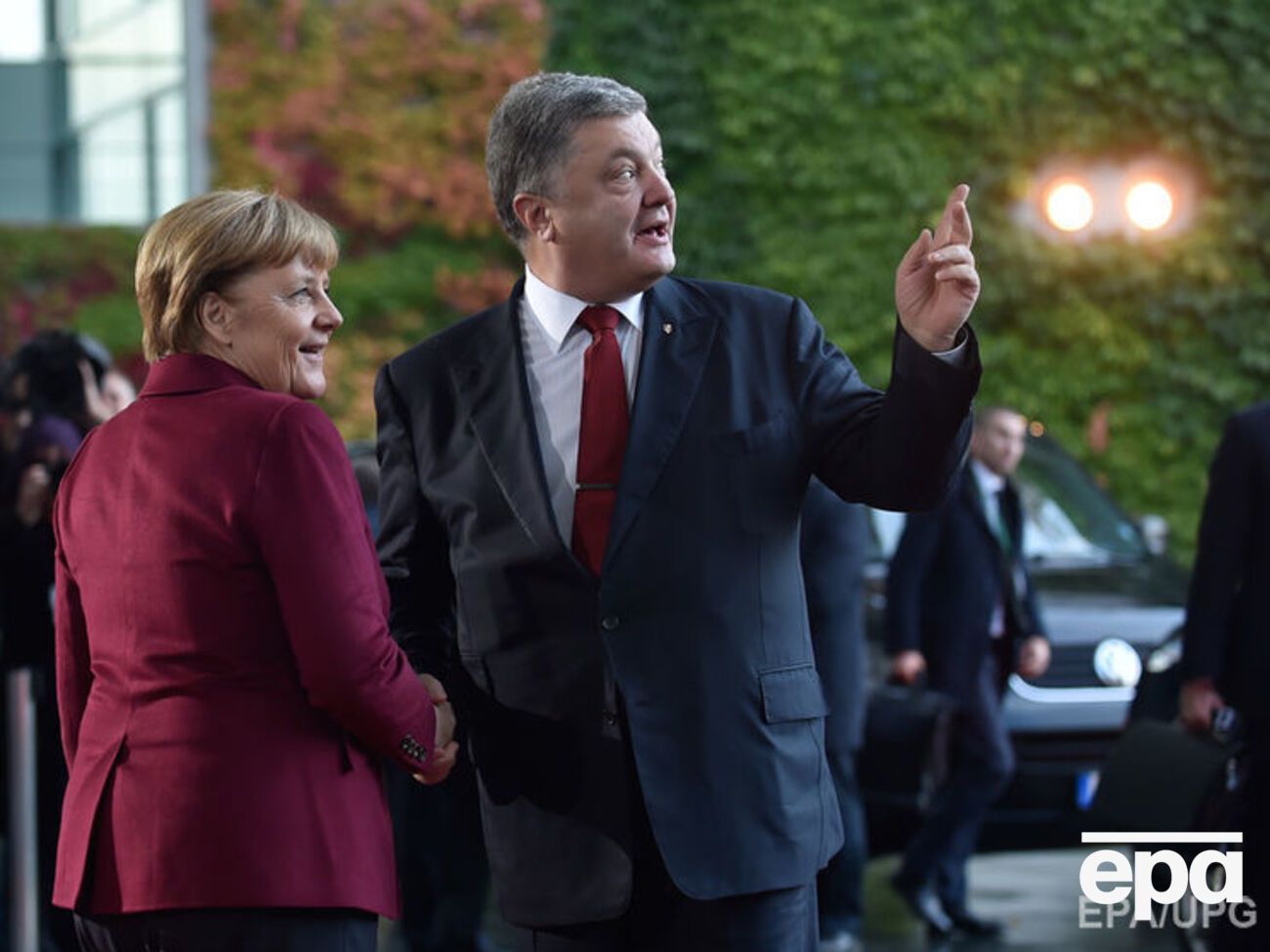 Меркель и Порошенко обсудили ситуацию на Донбассе